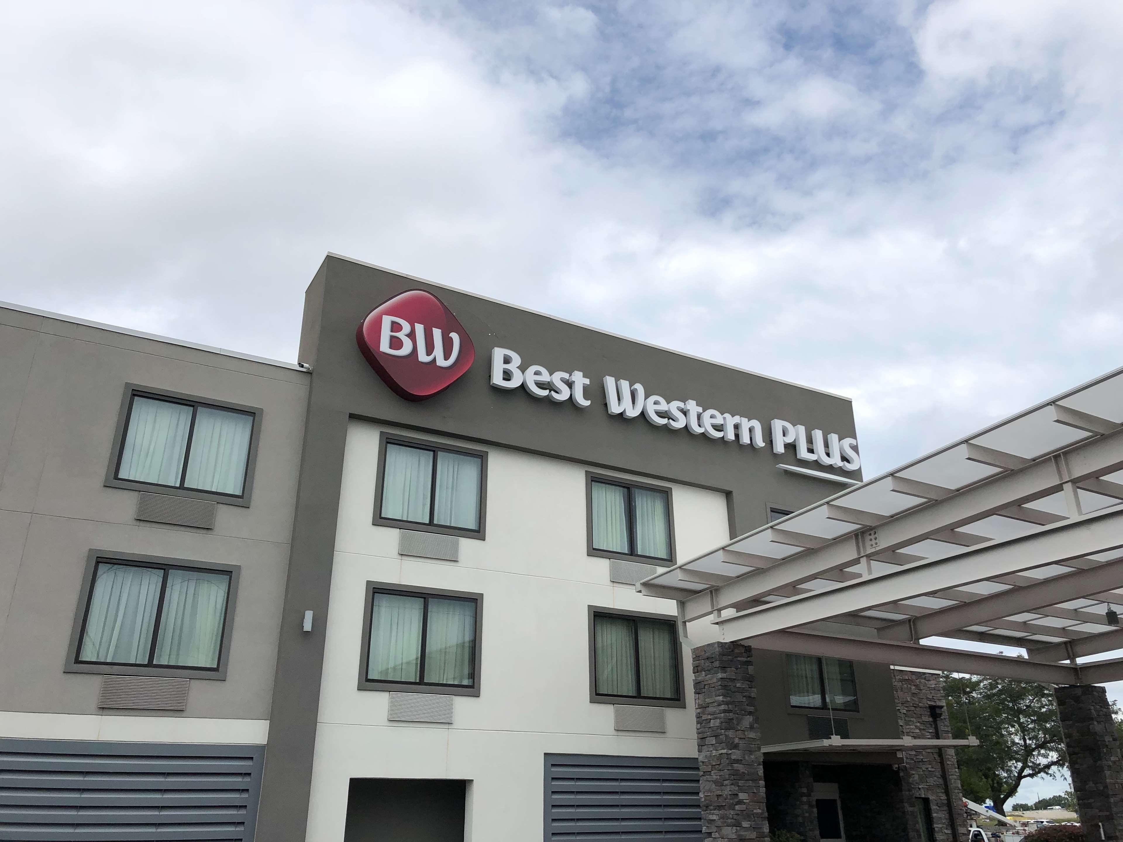 Best Western Plus Bowling Green Hotel Exterior photo